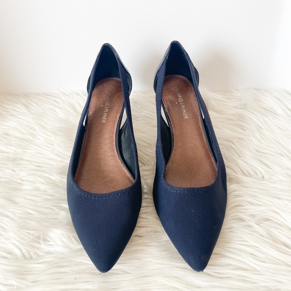 Donald J. Pliner pointed toe low heels, Size 9M